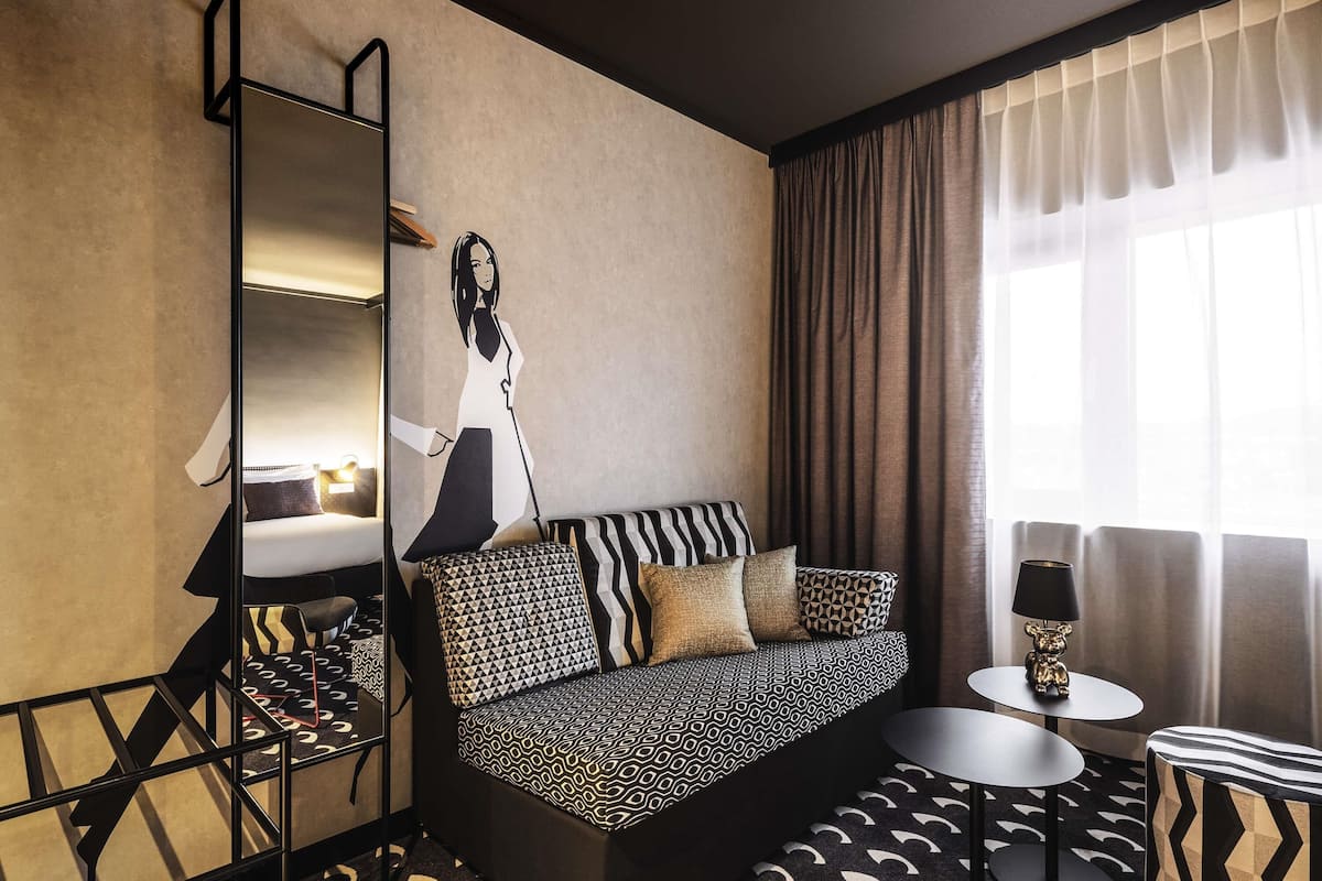 studio, 1 double bed with sofa bed | in-room safe, desk, soundproofing, free wifi