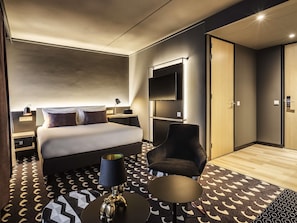 In-room safe, desk, soundproofing, free WiFi