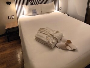 Standard Room, Multiple Beds | Premium bedding, down comforters, minibar, in-room safe - ibis Styles Lima San Isidro (Lima)
