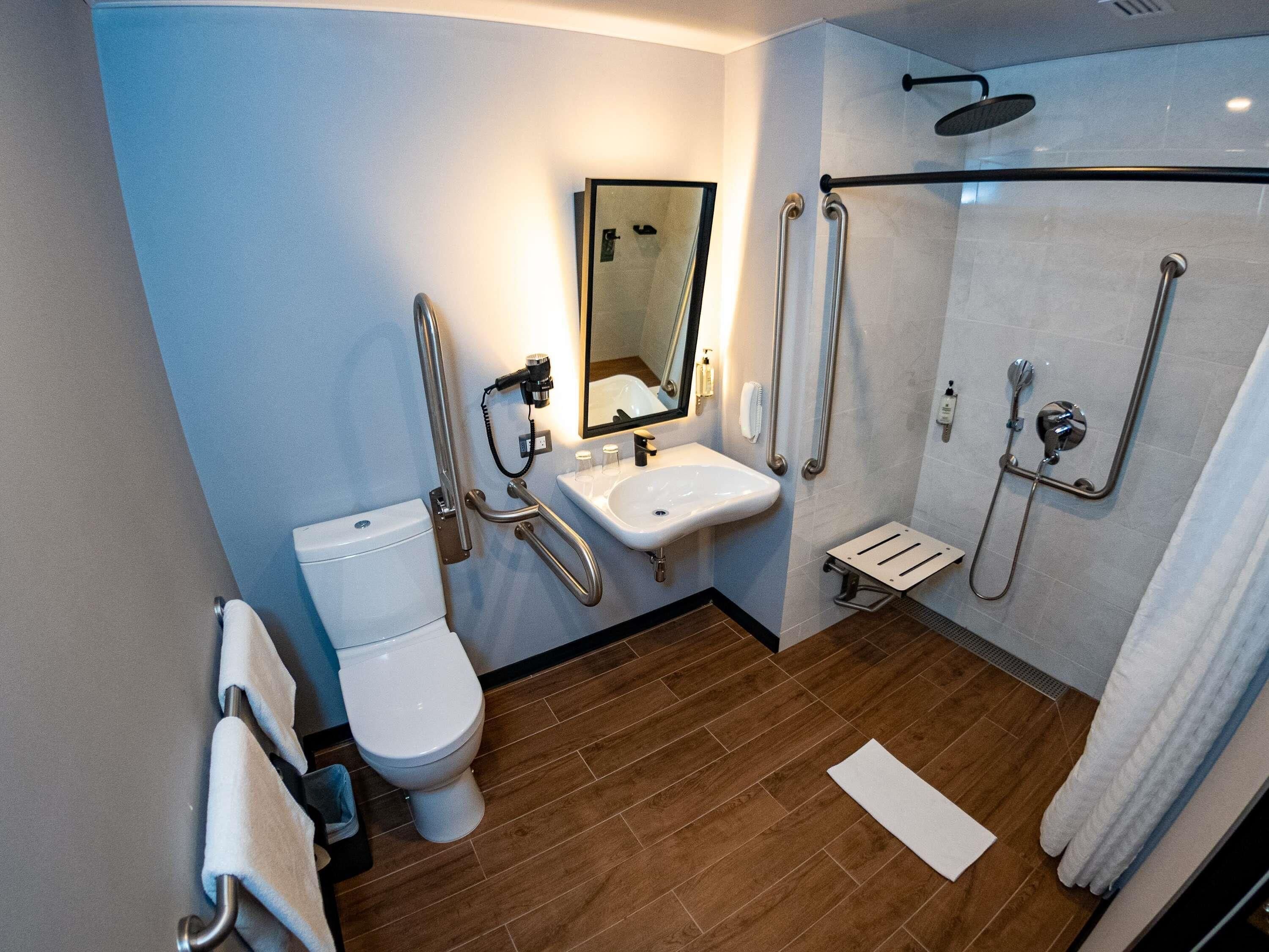 Standard Room, 1 Double Bed, Accessible | Premium bedding, down comforters, minibar, in-room safe
