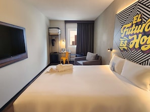 Chambre Standard, plusieurs lits | Literie de qualité supérieure, couette en duvet d'oie, minibar
