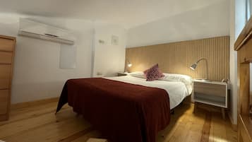2 chambres, fer et planche à repasser, Wi-Fi gratuit, draps fournis
