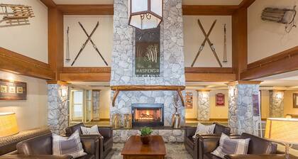 ASPENS 132 | Prime Ski-In/Out Location! | 2BDR Luxury Condo | Pool & Hot Tub
