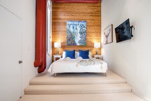 4 bedrooms, internet, bed sheets - TELEMARK 15 | Ski-In, Ski-Out Access | Steps To Ski Lifts | Private Garage (Whistler)