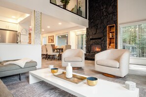 Living area - TELEMARK 15 | Ski-In, Ski-Out Access | Steps To Ski Lifts | Private Garage (Whistler)