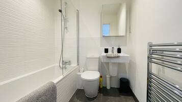 Apartment, Private Bathroom | Bathroom