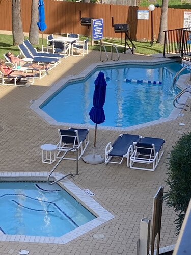 SEASCAPE CONDOS 301 Minutes from the Beach