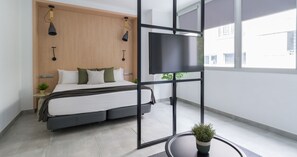 Habitación doble superior | Tabla de planchar con plancha, wifi gratis y ropa de cama 