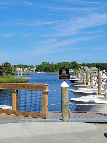 Beautiful condo in the heart of the Cape!