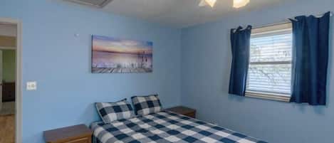 3 bedrooms, travel cot, WiFi, bed sheets