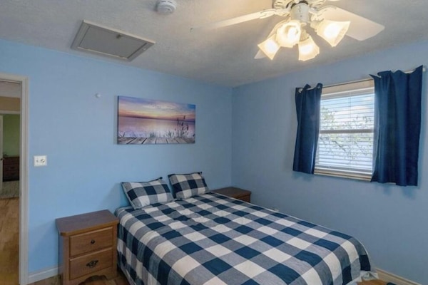 3 slaapkamers, reisbedje, wifi, beddengoed