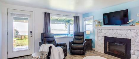 TV, fireplace, DVD player