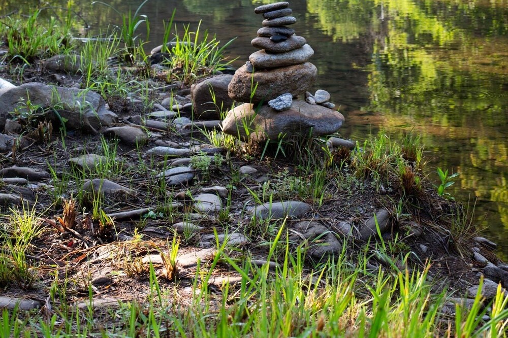 Cane River Cabin - River Front - 3 BR - 2 Bath