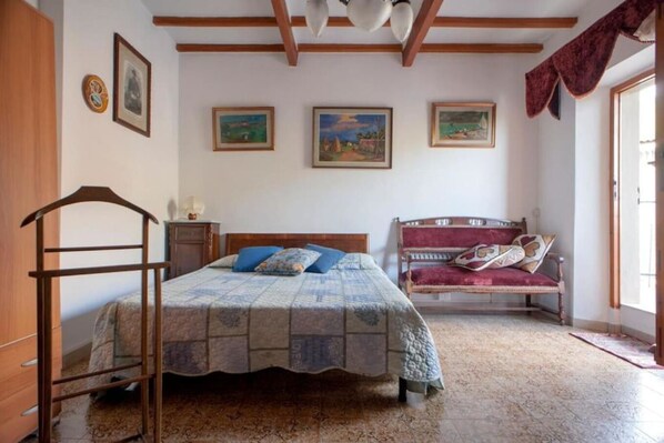 2 chambres, fer et planche à repasser, Wi-Fi gratuit, draps fournis