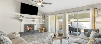 South Tulsa Luxury | 2000sf•King•75"TV•BBQ•Yard