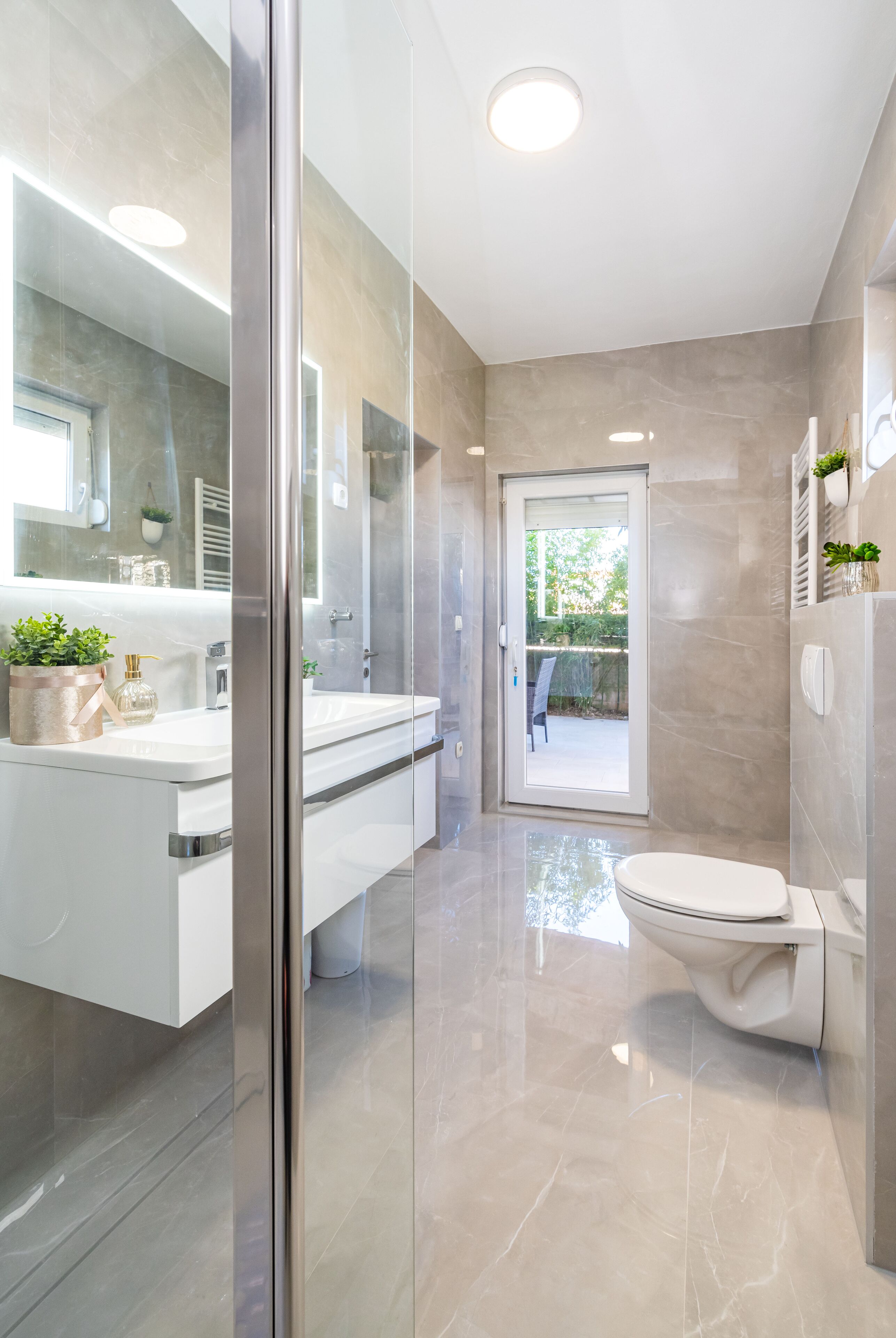 Hair dryer, bidet, towels, soap