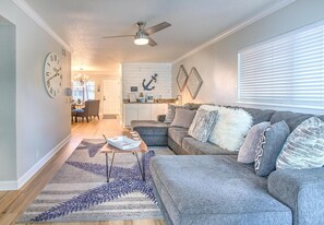 Smart TV - GOOD TIMES & TAN LINES 3 BEDROOM 2 KING BEDS BRIGHT CORNER UNIT (Indian Shores)