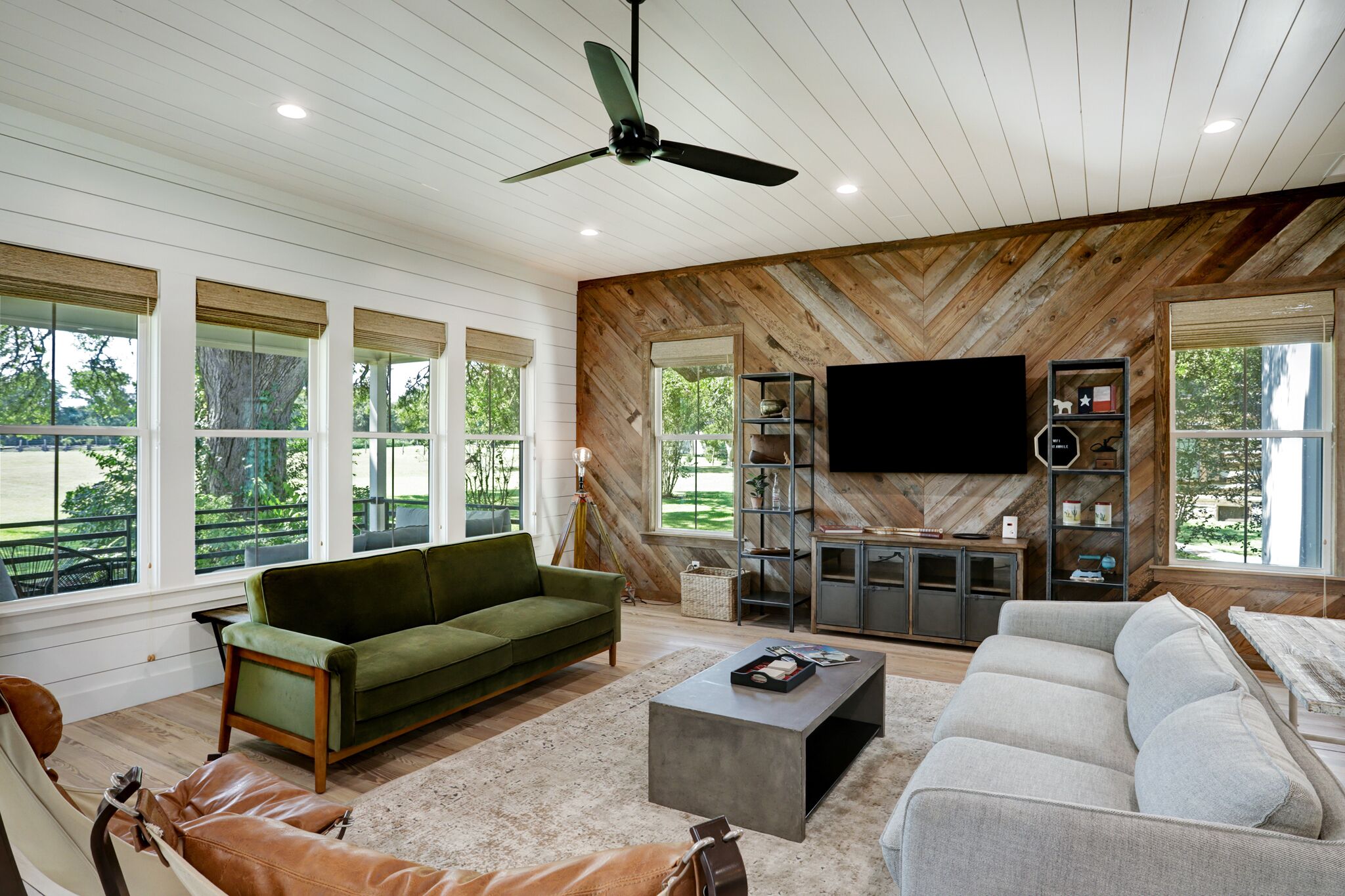 Luxury Round Top Retreat - The Lone Star Farm