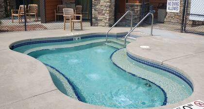 1-bedroom guestroom in a resort - short walk to Chula Vista Waterparks
