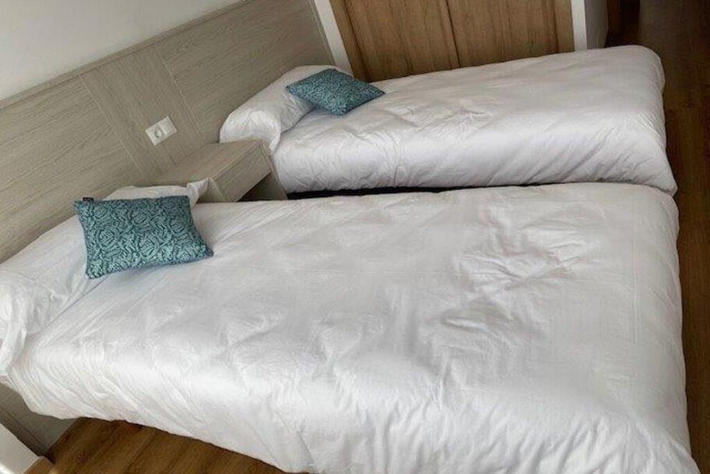 Piso Nuevo Situación Excelente con Vistas a la Piscina Municipal y Parque