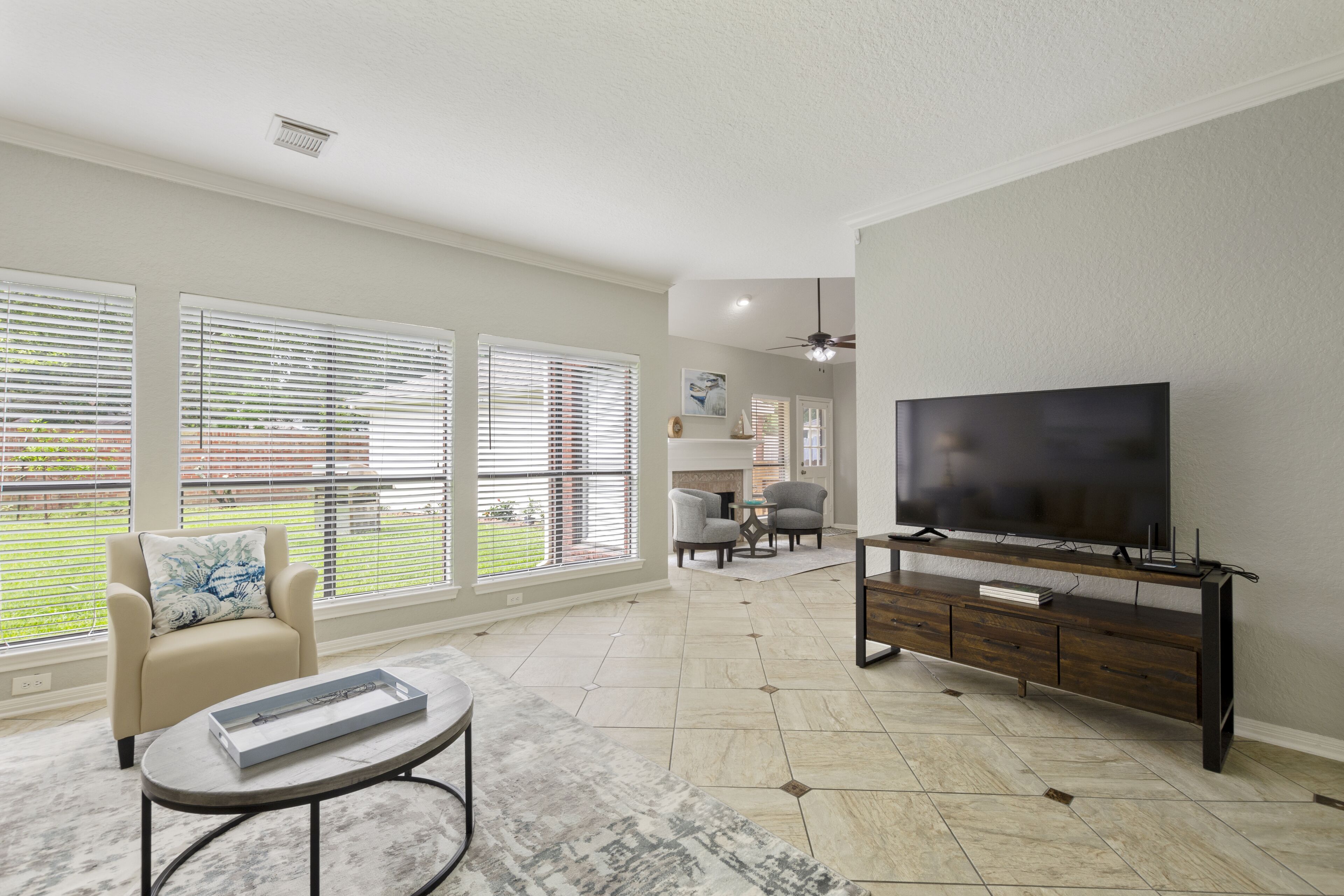 ⛵️entire HOUSE ~ 5 min to Kemah ~ getaway 🌊