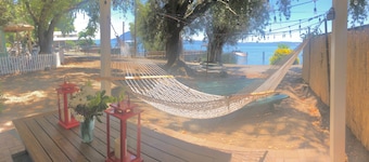 ALL INCLUSIVE AMENITIES:Kayak,SUP,Pedal Boat,PingPong,Pickleball,Movie Nt &MORE!