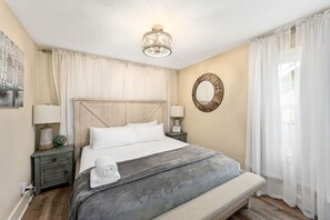 2 bedrooms, iron/ironing board, WiFi, bed sheets