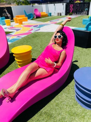 Outdoor pool, open 10:00 AM to 10:00 PM, pool umbrellas, sun loungers