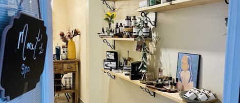 Couples treatment rooms, body treatments, aromatherapy