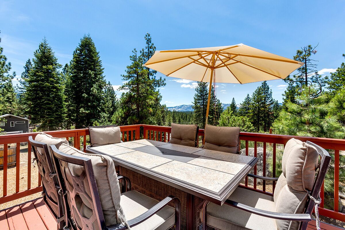 Cold Creek Lodge Large Private Deck Close to Heavenly & Beaches