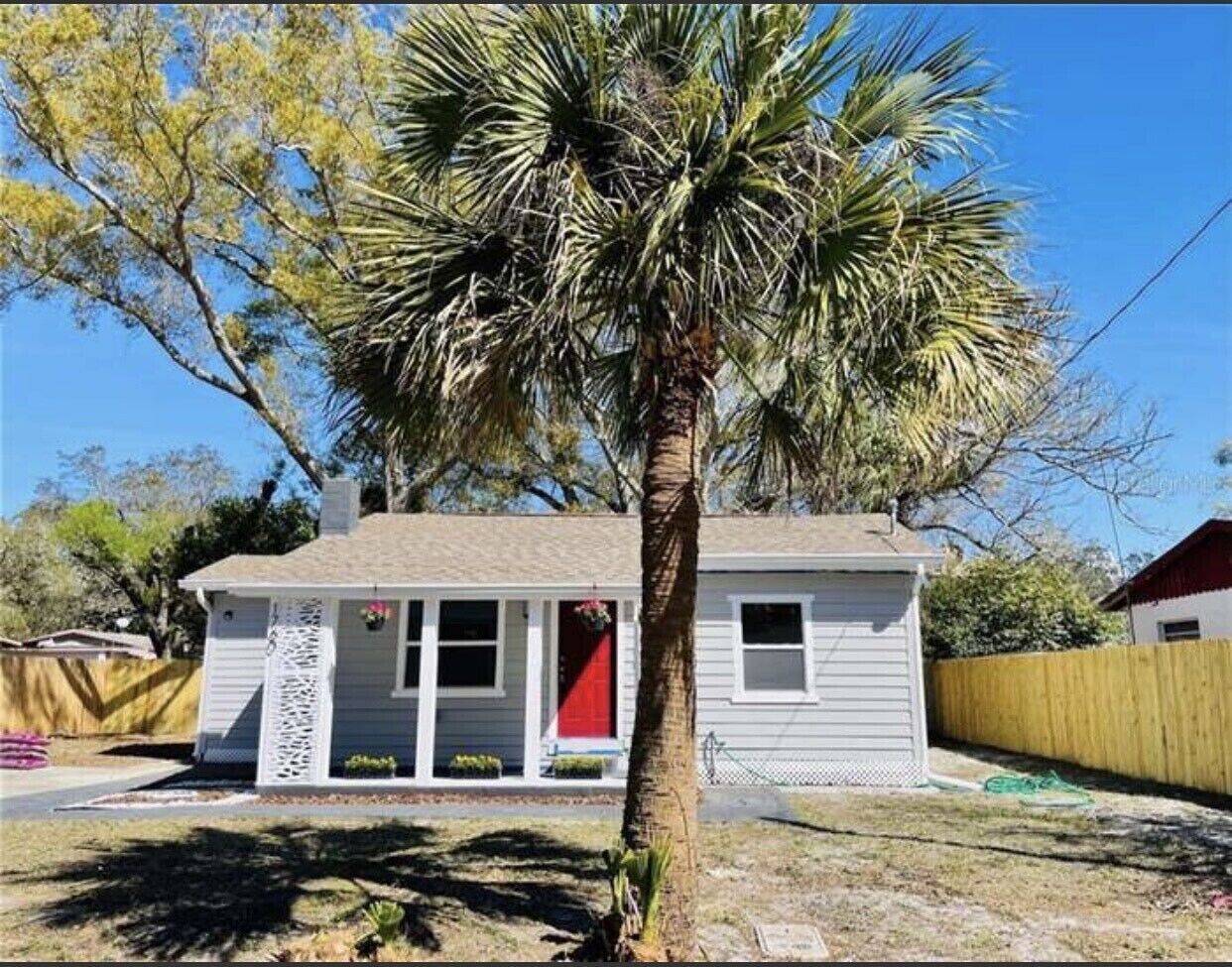 Trendy Gulfport home central to St Pete hotspots