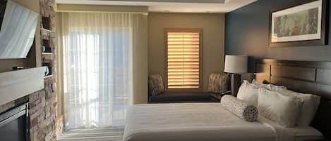 3 camere, una cassaforte in camera, una scrivania, ferro/asse da stiro