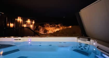 Ranch Mansion Massive Hot Tub XL Groups & Weddings