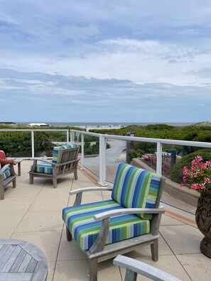 Terrace/patio - Newly Updated Resort Ocean Front Condo in Diamond Beach! (wildwood crest)