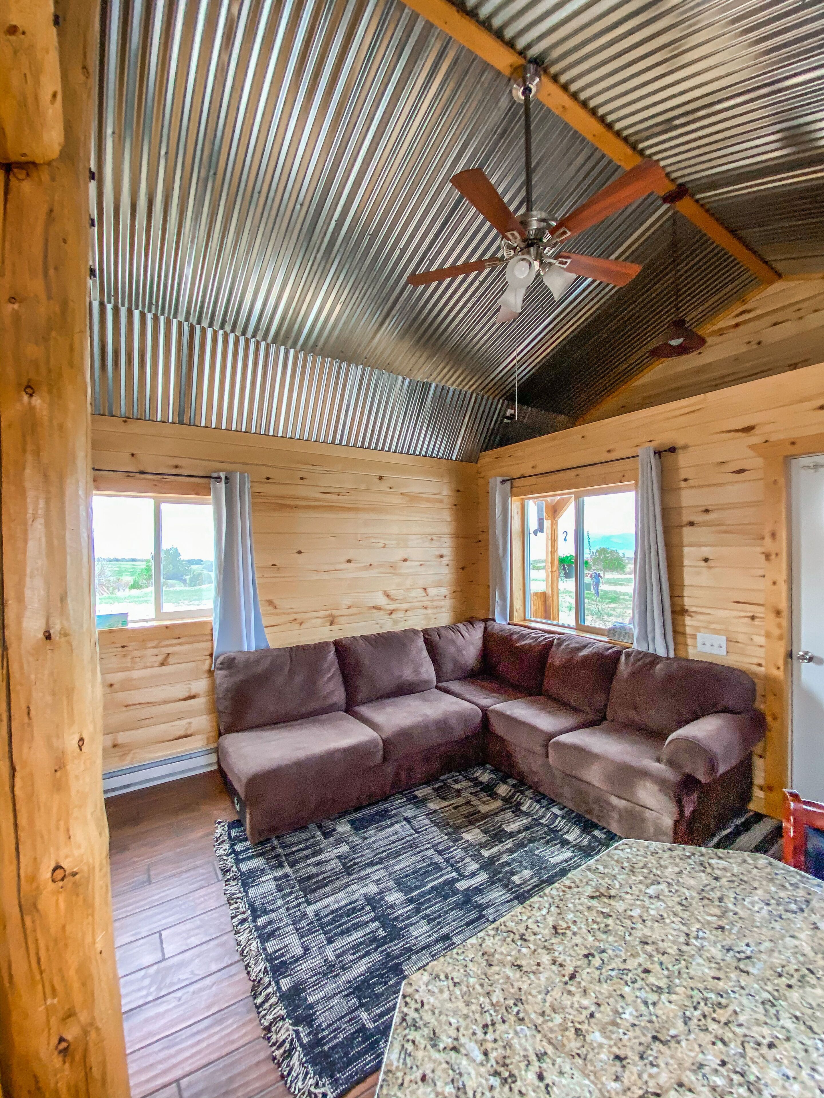 One bedroom w/loft, pet friendly cabin near the black canyon. 