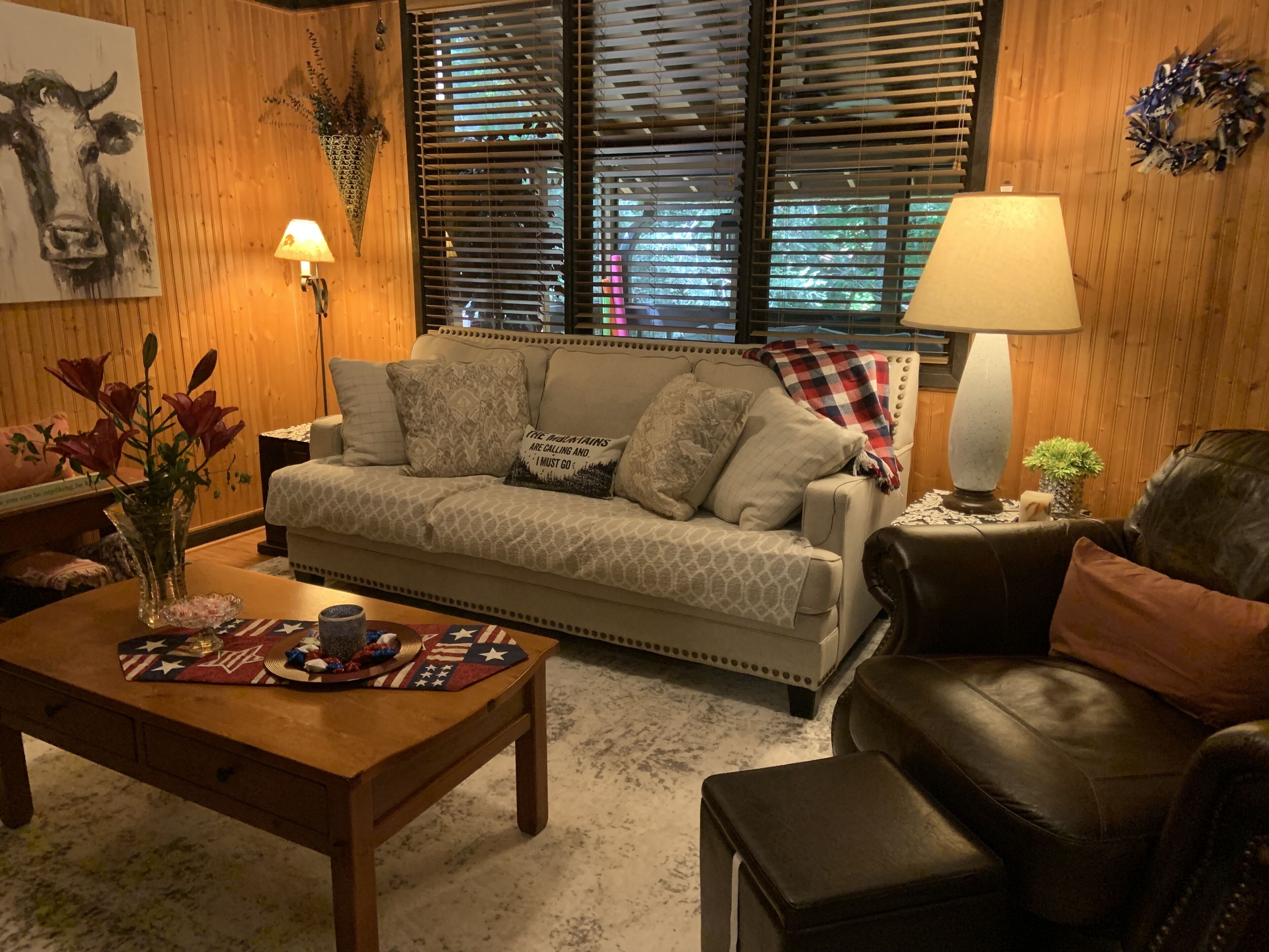 Resort Amenities + Waterfalls + 2 Lakes! Great Location! 