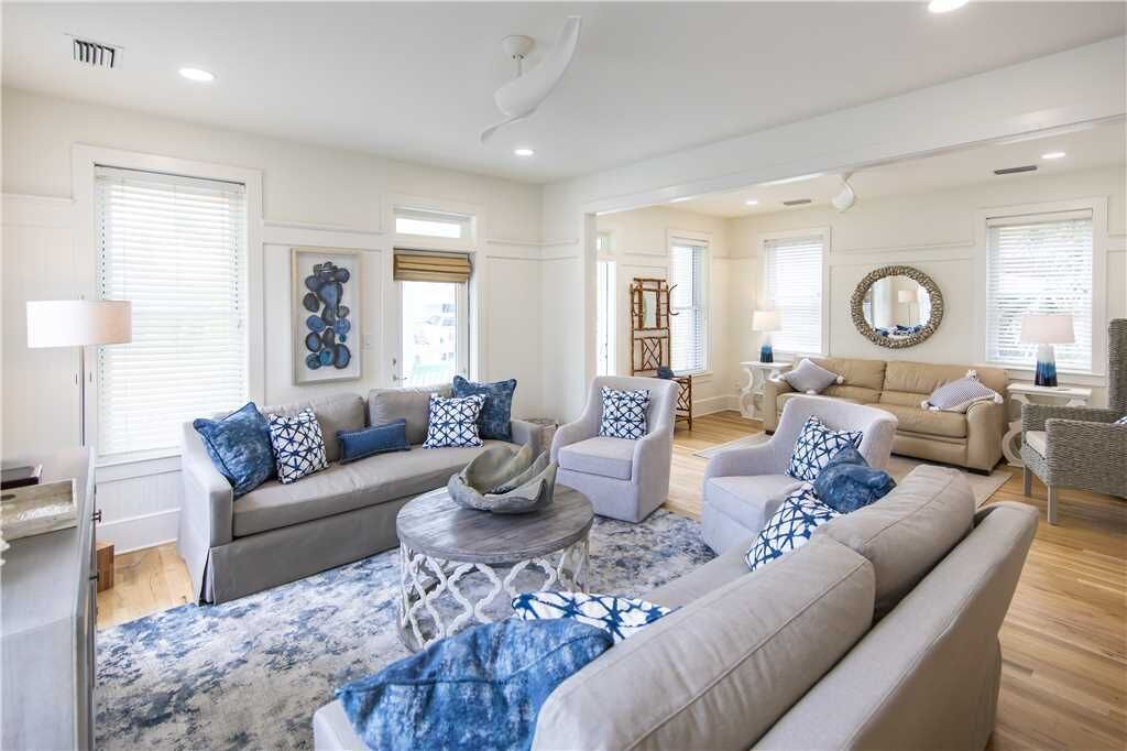 Gulf view, Newly Renovated, Steps to Beach, Gated Community