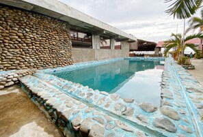 Pool - Reddoorz @ White Castle Beach Resort Iba Zambales (Iba)