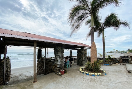 Playa. Reddoorz @ White Castle Beach Resort Iba Zambales