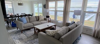 BEAUTIFUL LAKE FRONT NEWLY RENOVATED COTTAGE 2021