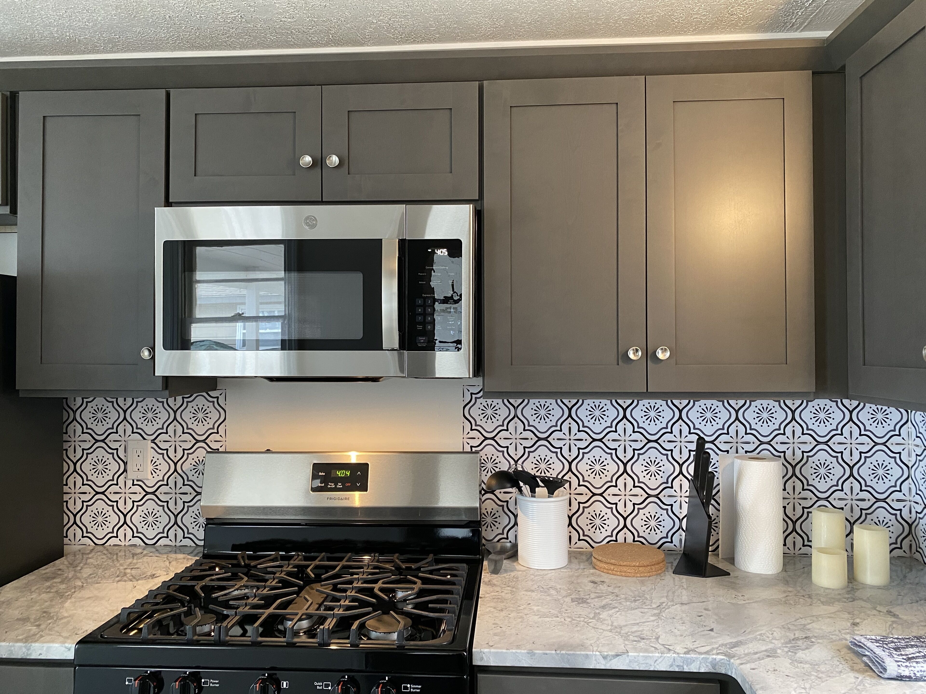 BEAUTIFUL LAKE FRONT NEWLY RENOVATED COTTAGE 2021