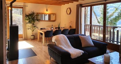 VAUJANY/ALPES D'HUEZ—4 BEDROOMS — 2 BATHROOMS — 8 PEOPLE — GARAGE — PARKING SPACE — INTERNET