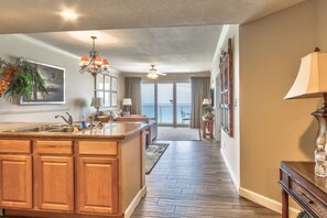 Condo (Grandview East 903 (3/2)) | 3 bedrooms