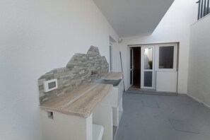 Réfrigérateur, four, plaque de cuisson