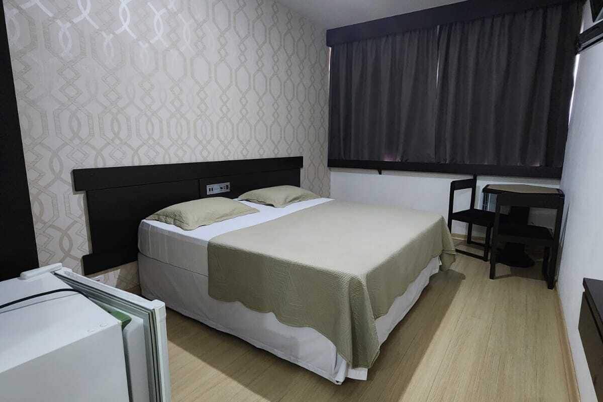 Traditional Double Room | Desk, laptop workspace, blackout curtains