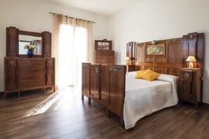 2 slaapkamers, een strijkplank/strijkijzer, gratis wifi, beddengoed