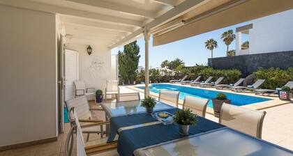 Villa Alki | A large five bedroom villa with an amazing swimming pool