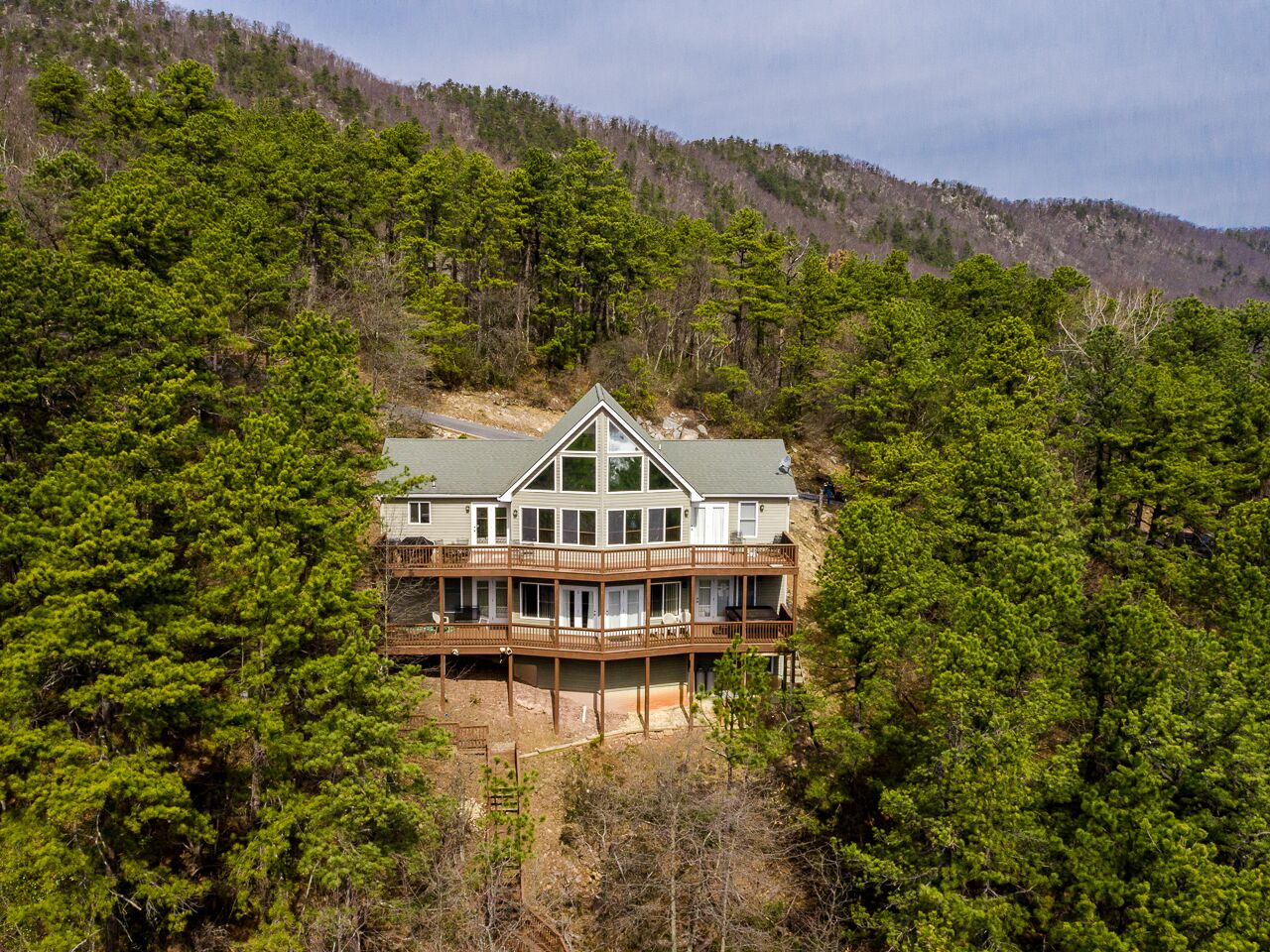 Sweeping Views of Shenandoah & Massanutten Mtn