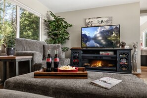 TV, fireplace
