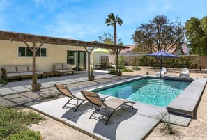 House (Nicola) | Pool | Outdoor pool, a heated pool